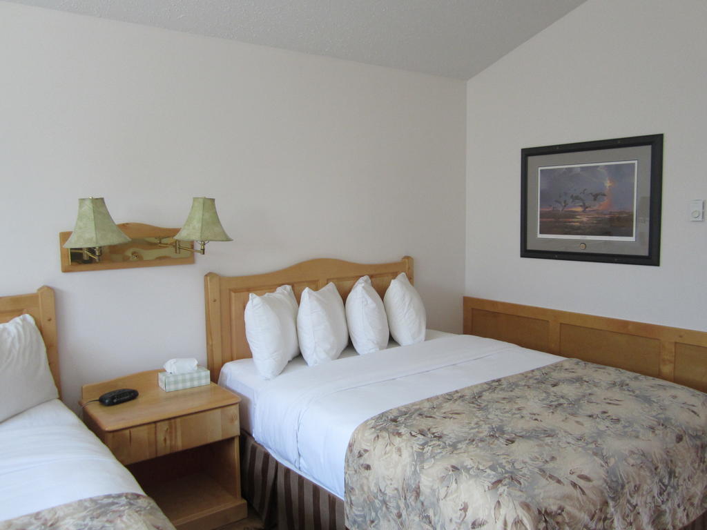 Beaver Creek Lodge And Cabins Макбрайд Номер фото