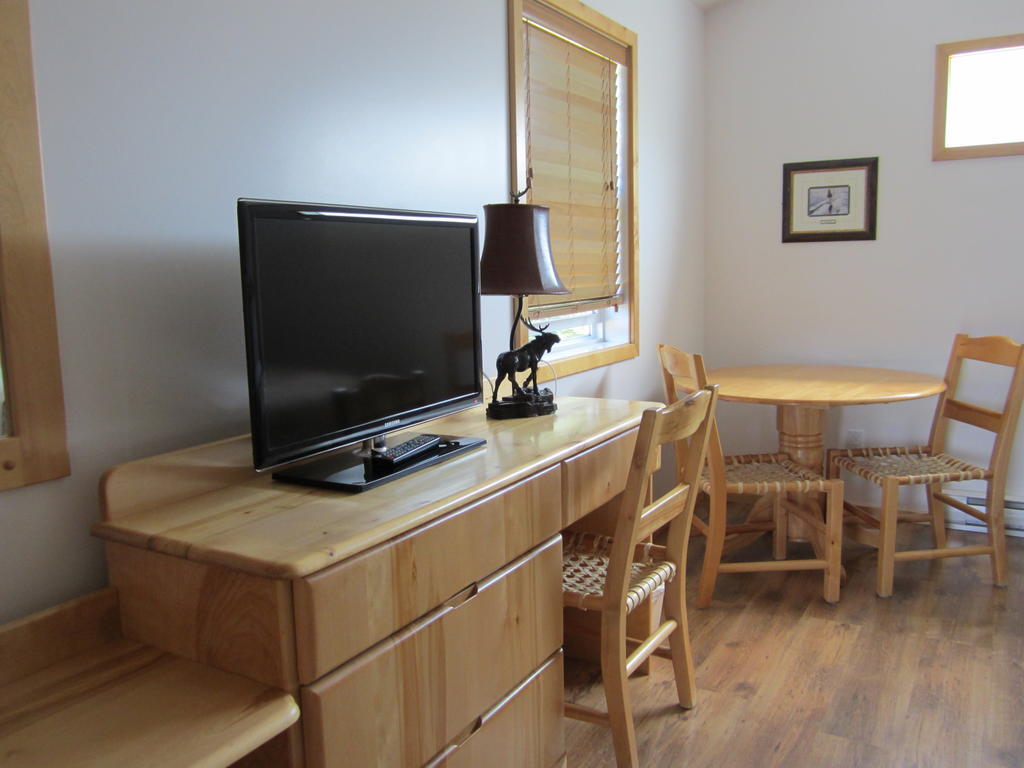 Beaver Creek Lodge And Cabins Макбрайд Номер фото